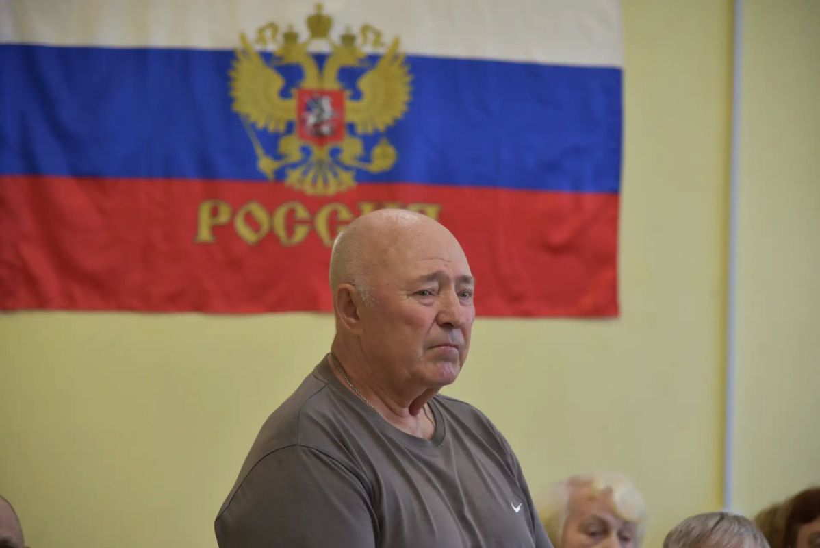 Сегодня в селе Хлебновка провели встречу с жителями Сегодня в селе Хлебновка провели встречу с жителями