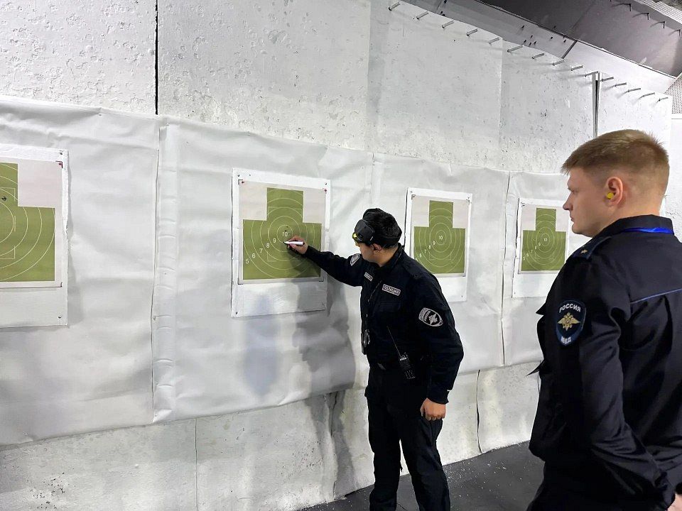 Сергей Лебедев поздравил победителей Всероссийского конкурса профмастерства среди следователей МВД России Сергей Лебедев поздравил победителей Всероссийского конкурса профмастерства среди следователей МВД России