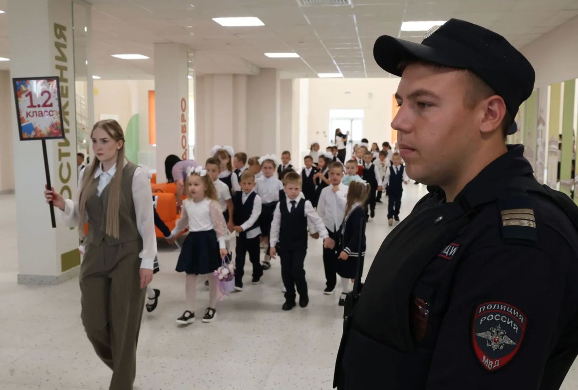 В Саратовской области в День знаний в около 900 образовательных учреждениях прошли праздничные мероприятия, посвященные началу учебного года В Саратовской области в День знаний в около 900 образовательных учреждениях прошли праздничные мероприятия, посвященные началу учебного года