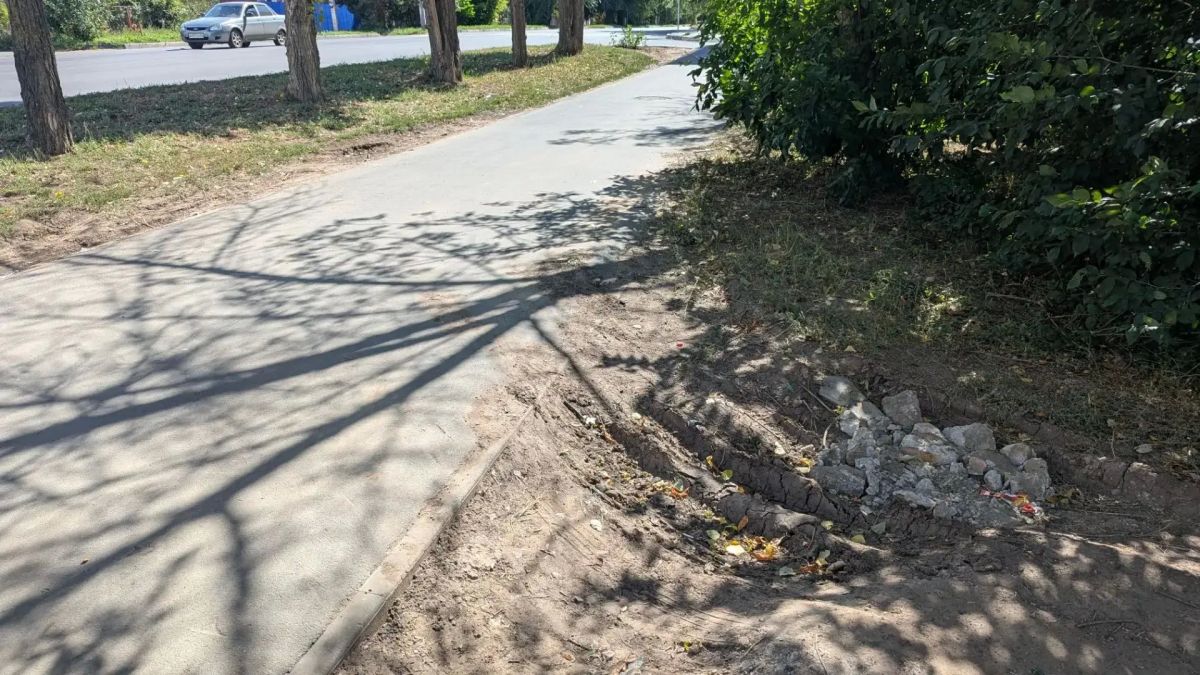 Улицу Торговую нужно приводить в порядок и благоустраивать Улицу Торговую нужно приводить в порядок и благоустраивать