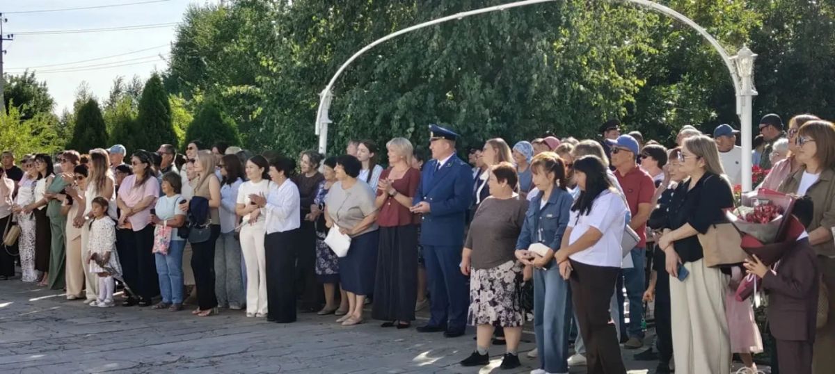 В Красноармейском, Хвалынском, Татищевском и Александрово-Гайском районах прокуроры приняли участие в мероприятиях ко Дню знаний В Красноармейском, Хвалынском, Татищевском и Александрово-Гайском районах прокуроры приняли участие в мероприятиях ко Дню знаний