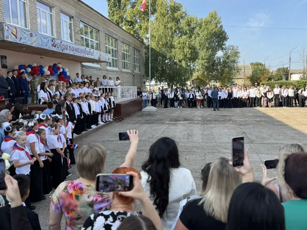 День знаний объединил школы Энгельсского района День знаний объединил школы Энгельсского района