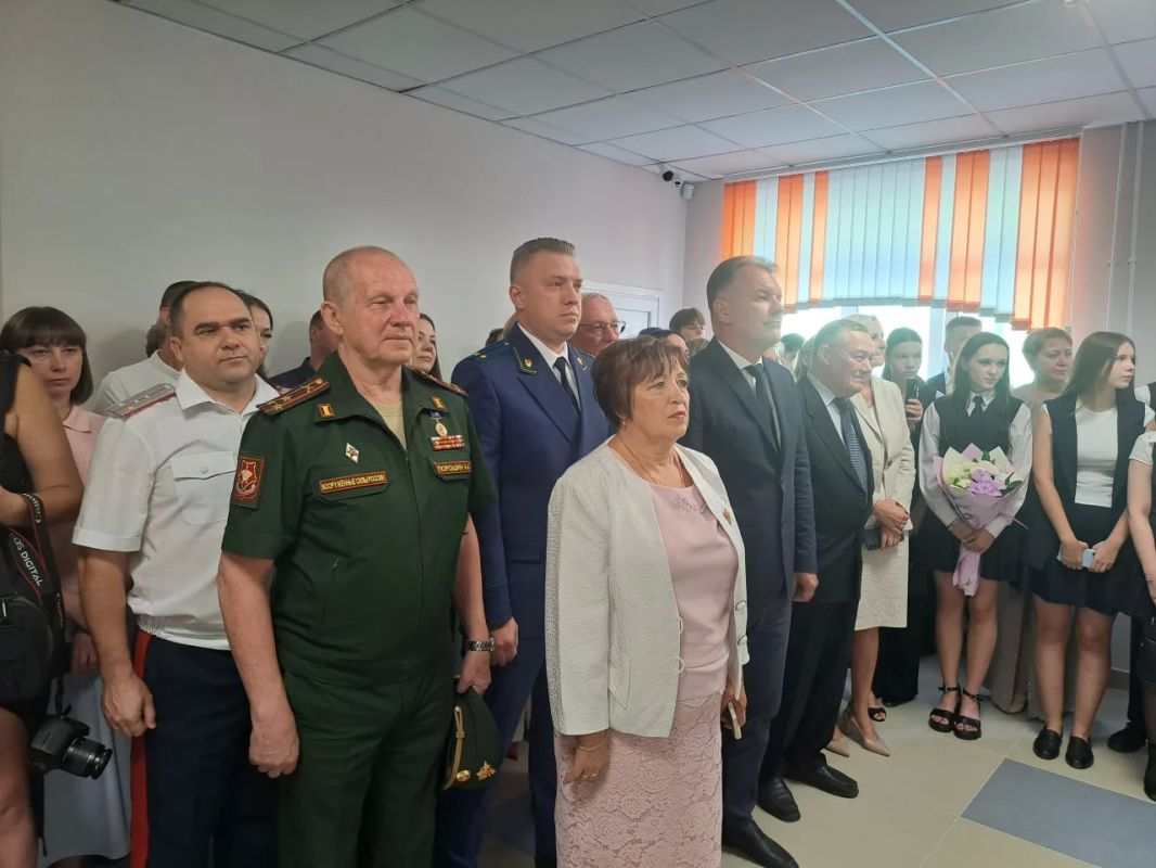 В Саратове и районах области прокуроры приняли участие в торжественных мероприятиях ко Дню знаний В Саратове и районах области прокуроры приняли участие в торжественных мероприятиях ко Дню знаний