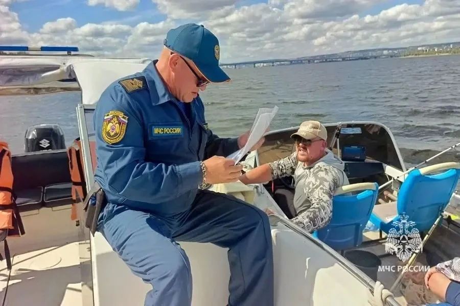 ГИМС патрулирует водоемы. Ежедневно инспекторы патрулируют акваторию ГИМС патрулирует водоемы. Ежедневно инспекторы патрулируют акваторию