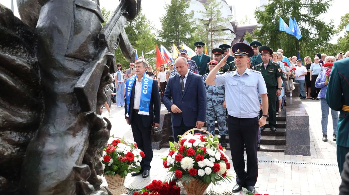 В Саратове сотрудники полиции приняли участие в памятном мероприятии В Саратове сотрудники полиции приняли участие в памятном мероприятии