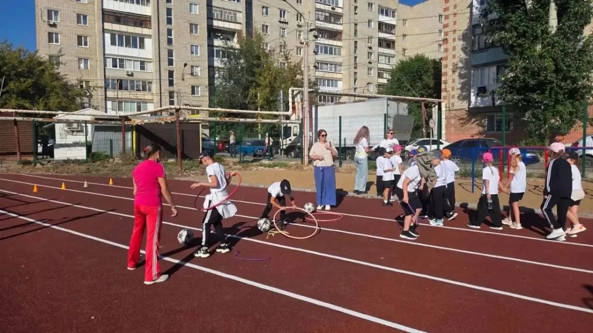 Недавно обновленная спортивная площадка СОШ № 18 им. А. А. Мыльникова стала территорией для состязаний «Игры маленьких чемпионов» Недавно обновленная спортивная площадка СОШ № 18 им. А. А. Мыльникова стала территорией для состязаний «Игры маленьких чемпионов»