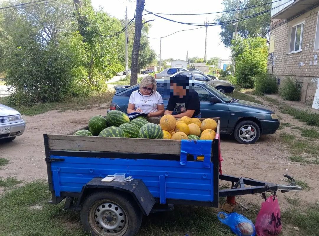 Специалисты управления муниципального контроля и административной практики провели очередной рейд и выявили факты незаконной торговли — в том числе продуктами питания Специалисты управления муниципального контроля и административной практики провели очередной рейд и выявили факты незаконной торговли — в том числе продуктами питания