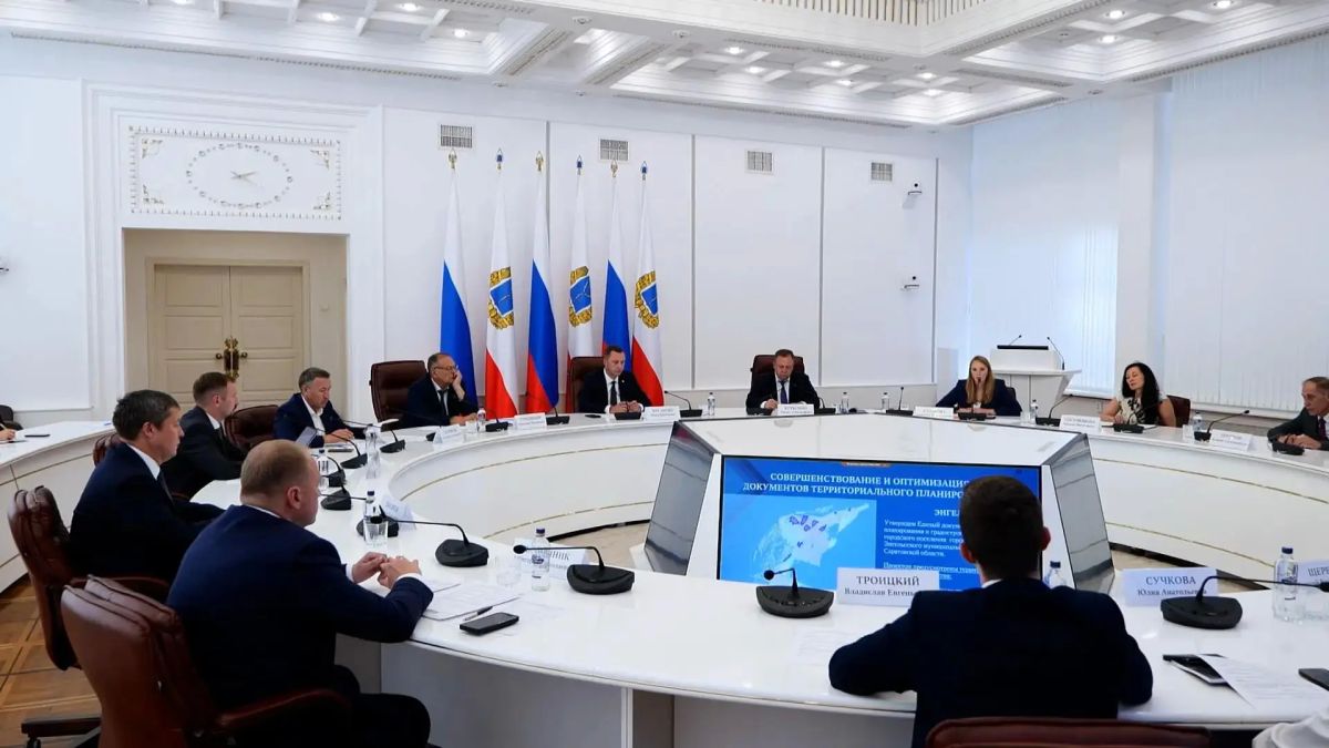 Роман Бусаргин: В начале июня вместе с застройщиками и экспертным сообществом обсуждали, как будет в ближайшие 5 лет развиваться вся строительная отрасль Роман Бусаргин: В начале июня вместе с застройщиками и экспертным сообществом обсуждали, как будет в ближайшие 5 лет развиваться вся строительная отрасль