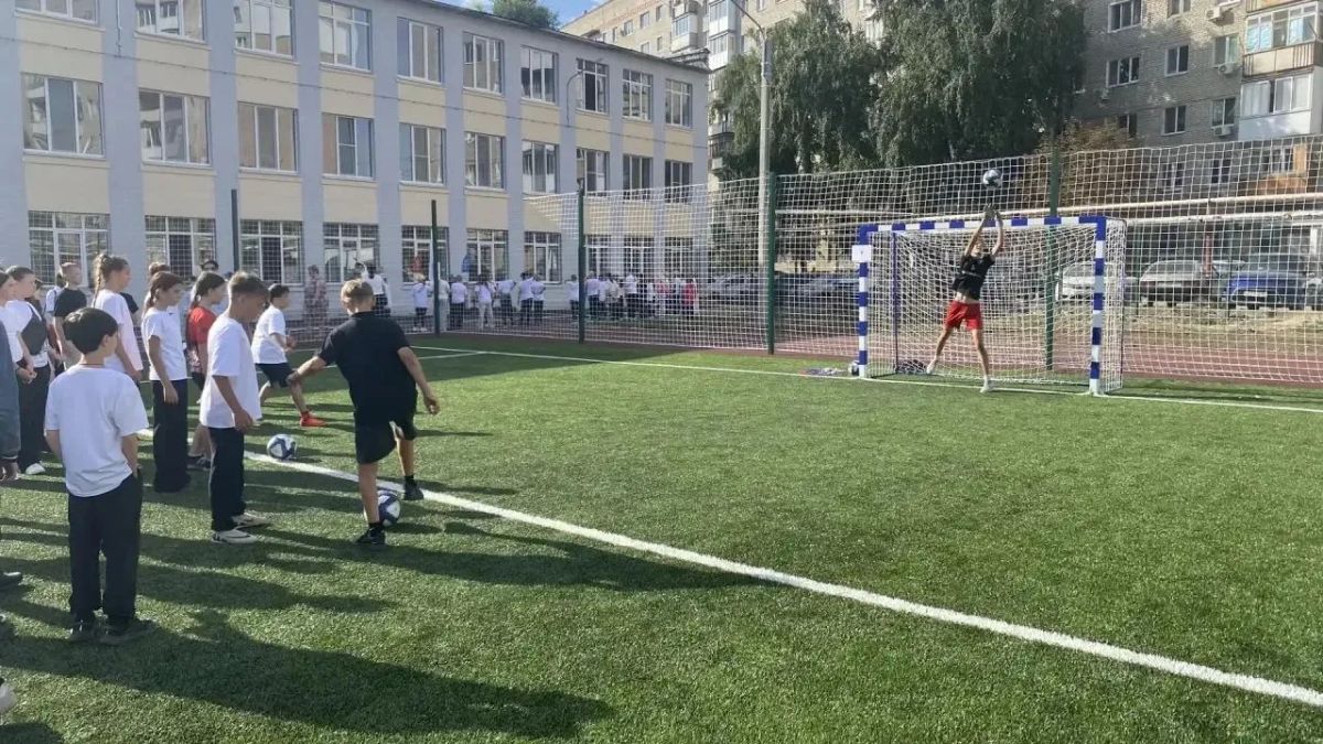 Спортивное ядро СОШ №18 им. А.А. Мыльникова стало центром притяжения для учеников и жителей микрорайона Спортивное ядро СОШ №18 им. А.А. Мыльникова стало центром притяжения для учеников и жителей микрорайона