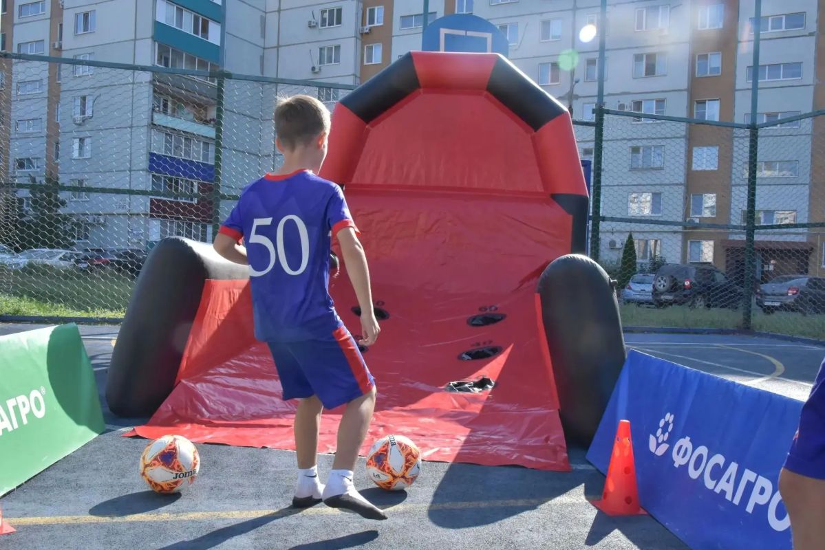 В Балаково весело и задорно прошёл детский спортивный Фестиваль, который был приурочен к празднованию 264-летия Балаково и 25-летия компании «ФосАгро» В Балаково весело и задорно прошёл детский спортивный Фестиваль, который был приурочен к празднованию 264-летия Балаково и 25-летия компании «ФосАгро»