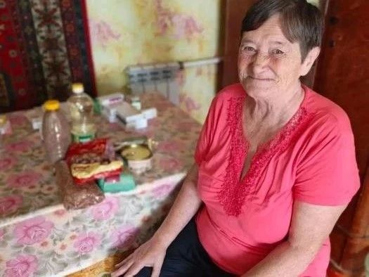 В Турковском районе продолжаются акции добра: подушки для защитников и продукты для бабушек В Турковском районе продолжаются акции добра: подушки для защитников и продукты для бабушек