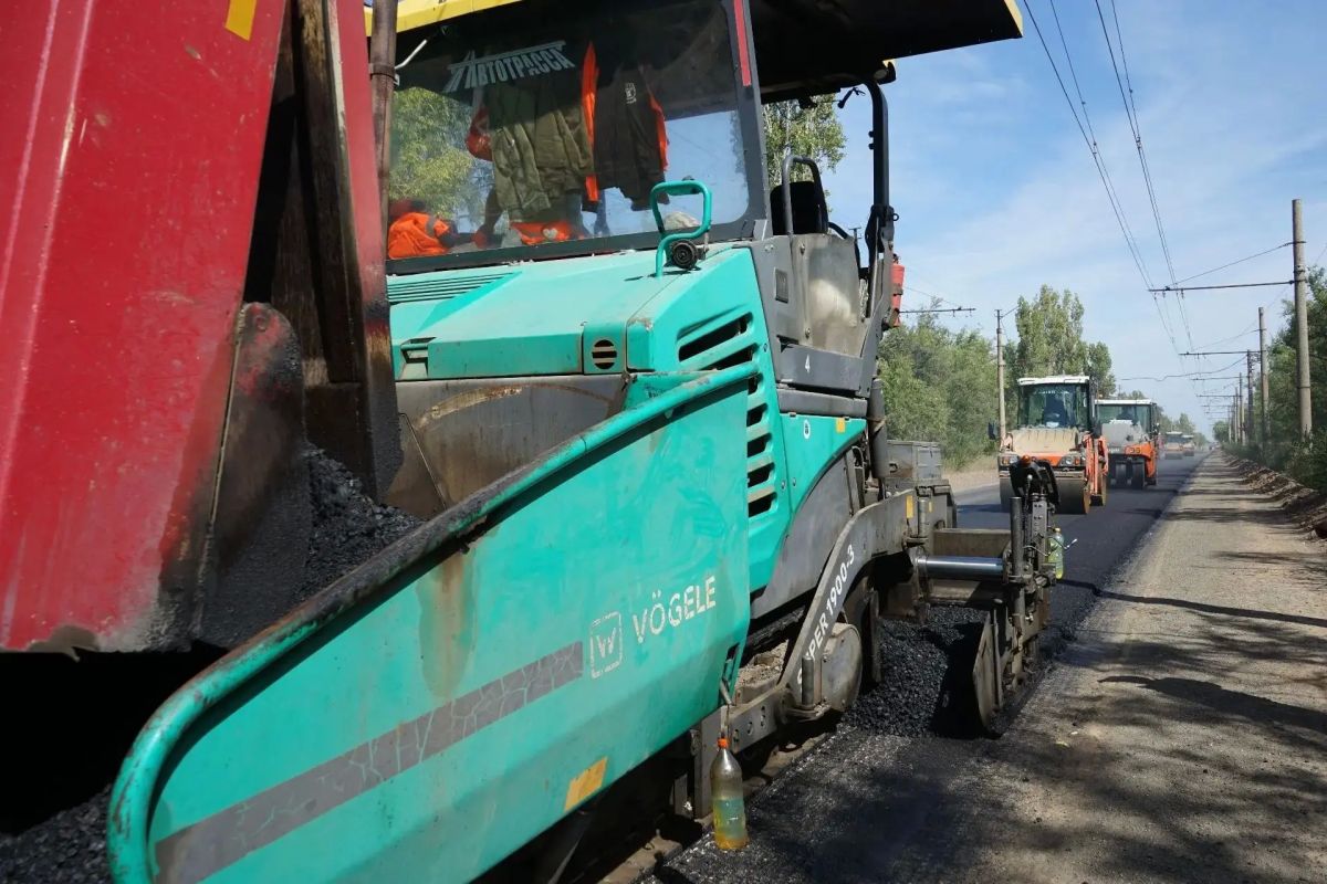 Подъезд к городу Балаково ремонтируют с опережением на год Подъезд к городу Балаково ремонтируют с опережением на год
