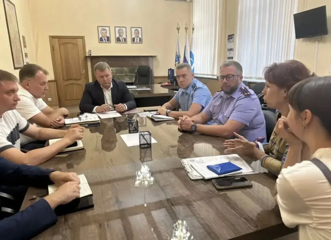 Глава города Саратова Игорь Молчанов провел личный прием участников СВО и членов их семей Глава города Саратова Игорь Молчанов провел личный прием участников СВО и членов их семей
