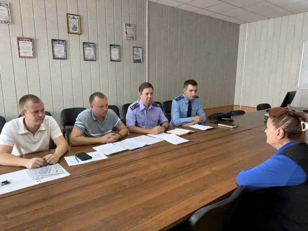 Глава города Саратова Игорь Молчанов провел личный прием участников СВО и членов их семей Глава города Саратова Игорь Молчанов провел личный прием участников СВО и членов их семей