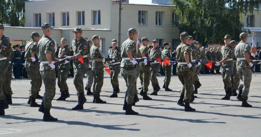 В Саратовской области отметили 65-летие Таманской ракетной дивизии В Саратовской области отметили 65-летие Таманской ракетной дивизии