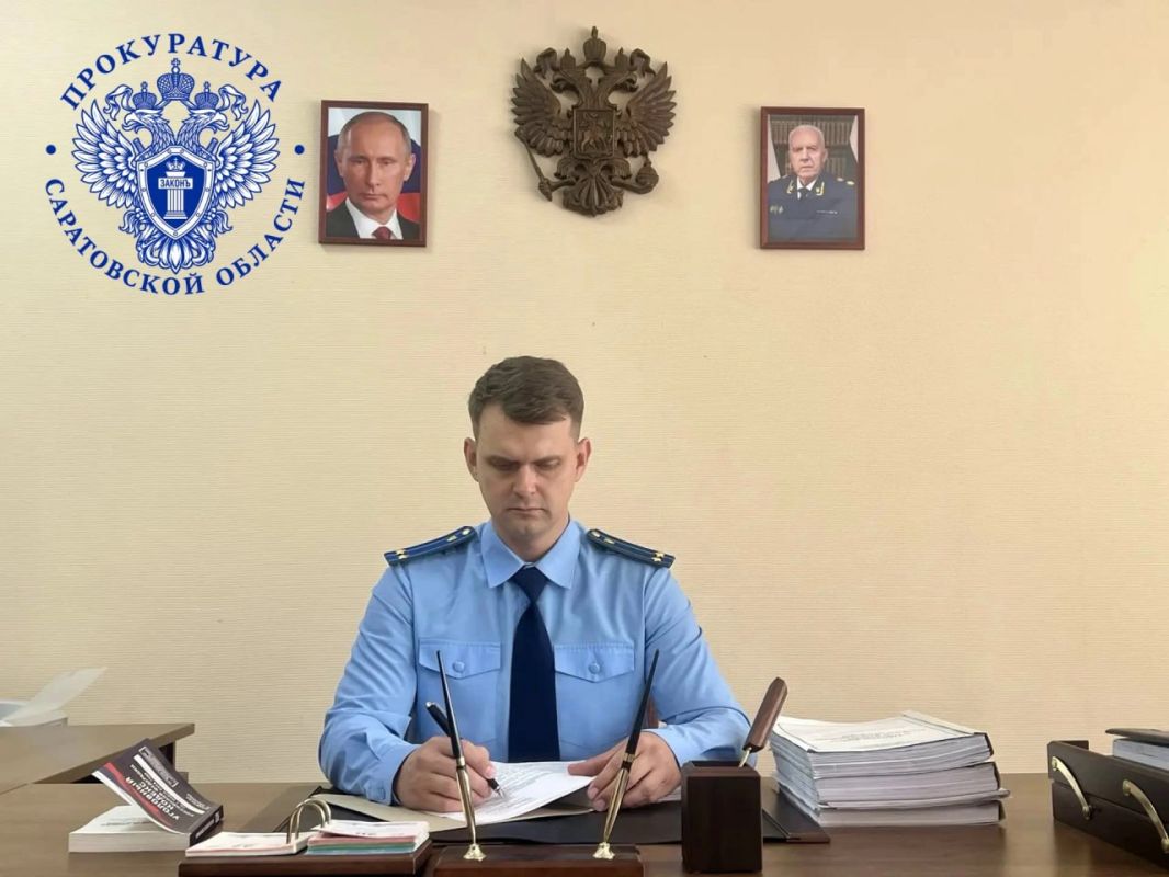 Прокуратура контролирует снос расселенного аварийного жилья в Ершове Прокуратура контролирует снос расселенного аварийного жилья в Ершове