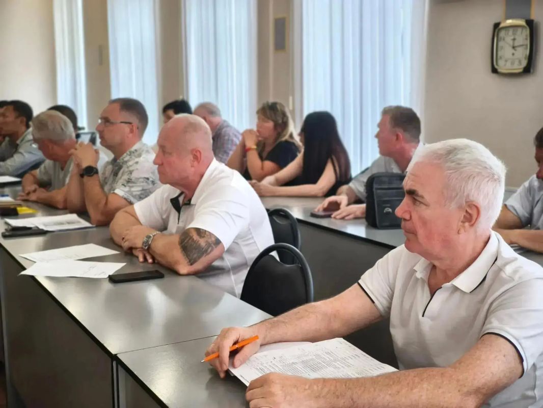По поручению главы Энгельсского района Максима Леонова продолжается взаимодействие с ресурсоснабжающими организациями и управляющими компаниями по постановке общедомовых приборов учёта тепла на коммерческий учёт По поручению главы Энгельсского района Максима Леонова продолжается взаимодействие с ресурсоснабжающими организациями и управляющими компаниями по постановке общедомовых приборов учёта тепла на коммерческий учёт