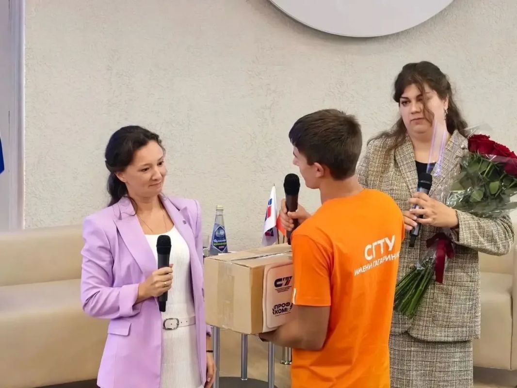 Анна Кузнецова: На встрече со студентами СГТУ вместе искали ответы на вопросы о семье, о будущей России, о целях и ценностях Анна Кузнецова: На встрече со студентами СГТУ вместе искали ответы на вопросы о семье, о будущей России, о целях и ценностях