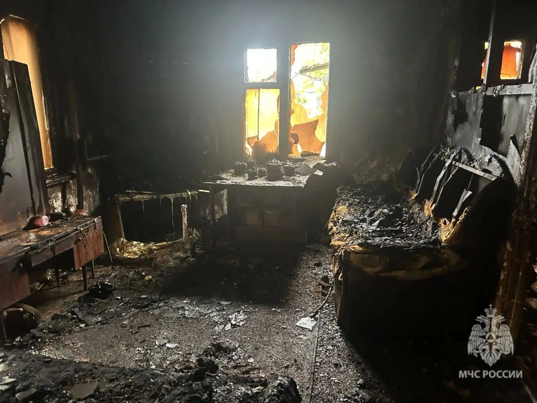 На пожаре под Ершовом мужчина получил ожоги рук На пожаре под Ершовом мужчина получил ожоги рук