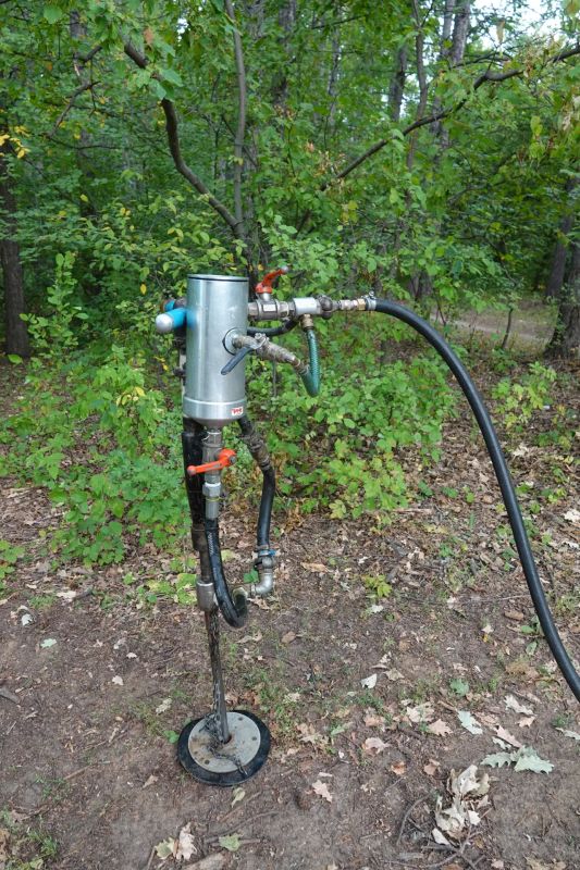 В соответствии с назначениями «древесных врачей» внесение удобрений разбили на два этапа, привязав их к биологическим ритмам дерева В соответствии с назначениями «древесных врачей» внесение удобрений разбили на два этапа, привязав их к биологическим ритмам дерева