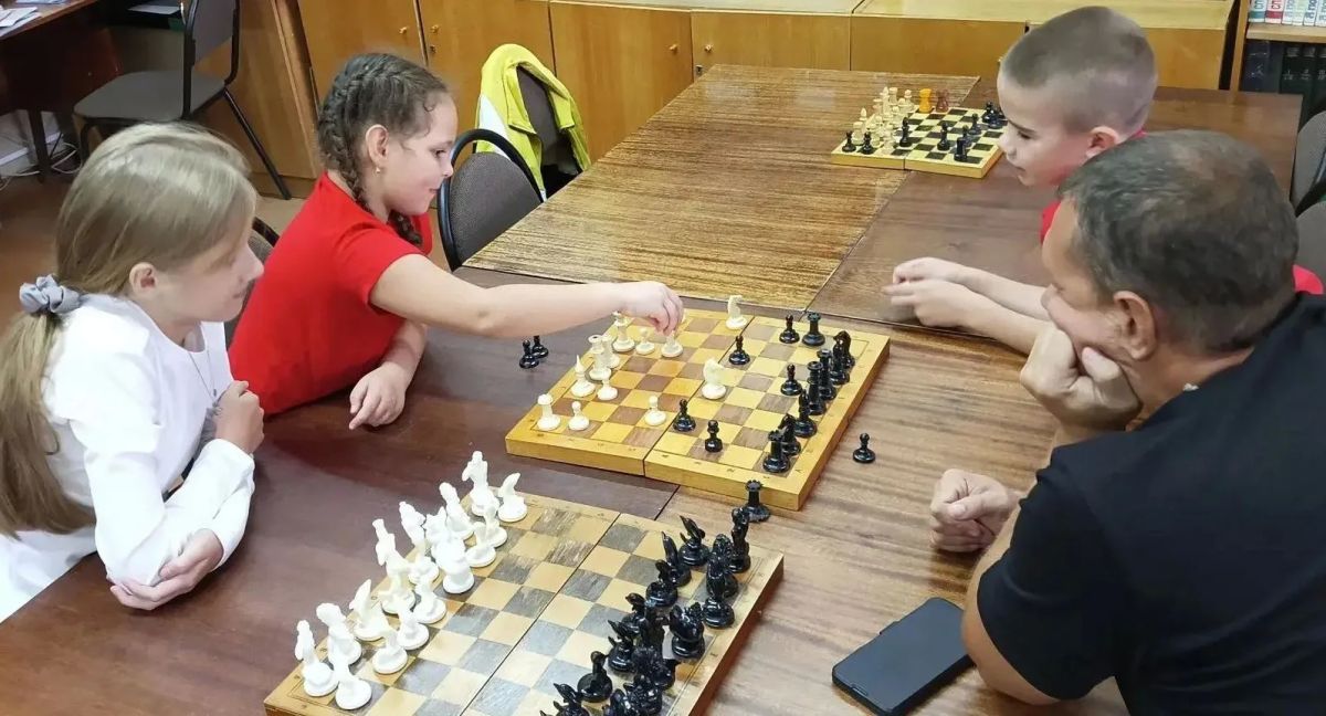 В Энгельсском районе стартовал шахматный турнир на Кубок Губернатора В Энгельсском районе стартовал шахматный турнир на Кубок Губернатора