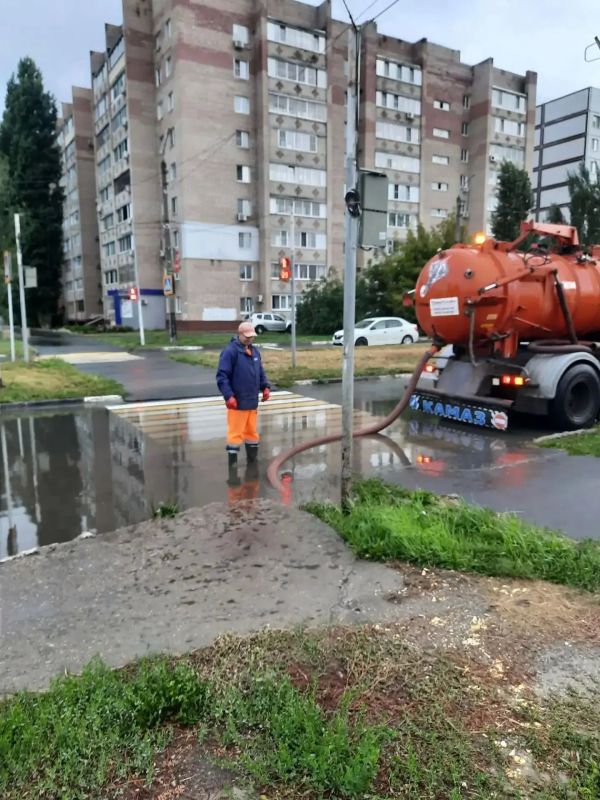 «Комбинат благоустройства» продолжает работы по ликвидации подтоплений и содержанию улиц города «Комбинат благоустройства» продолжает работы по ликвидации подтоплений и содержанию улиц города