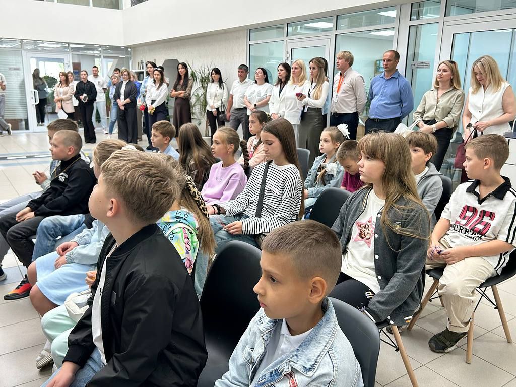 Безопасность на дороге: сотрудники управления Госавтоинспекции и «Лаборатория безопасности» провели познавательное мероприятие для детей сотрудников ПАО «Саратовэнерго» Безопасность на дороге: сотрудники управления Госавтоинспекции и «Лаборатория безопасности» провели познавательное мероприятие для детей сотрудников ПАО «Саратовэнерго»