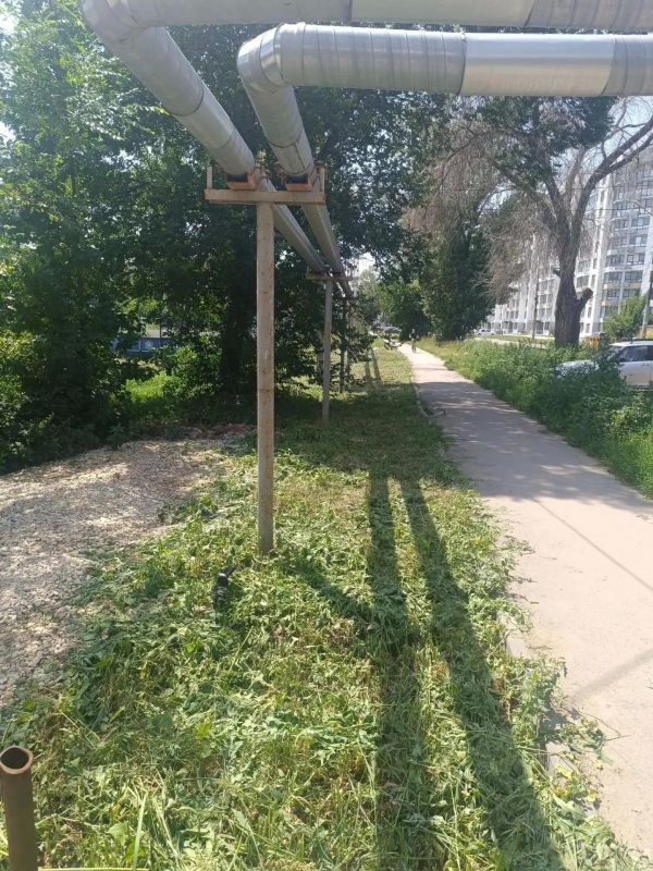 В Энгельсе по поручению главы района Максима Леонова продолжается работа по благоустройству территорий вблизи объектов ресурсоснабжающих организаций В Энгельсе по поручению главы района Максима Леонова продолжается работа по благоустройству территорий вблизи объектов ресурсоснабжающих организаций