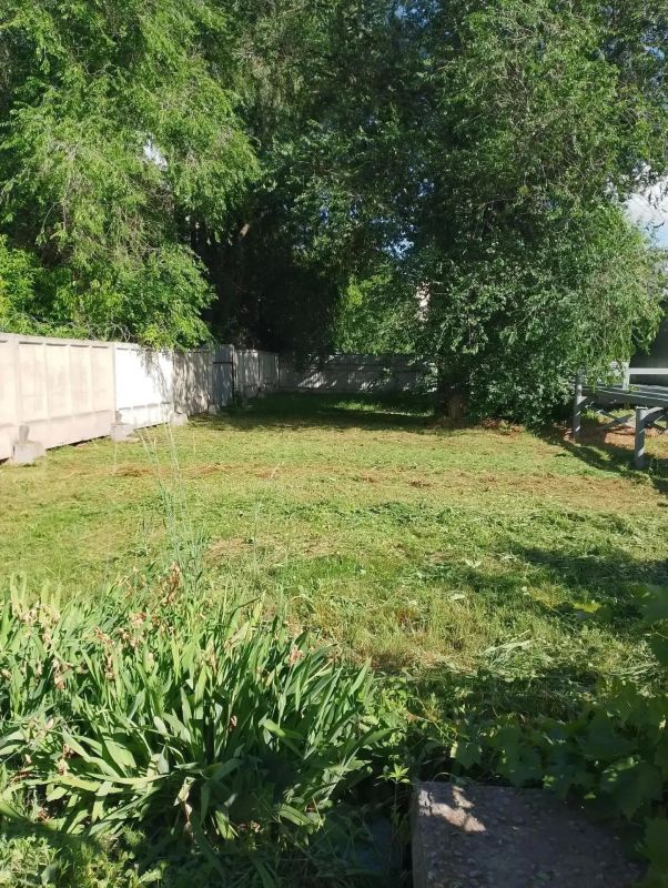 В Энгельсе по поручению главы района Максима Леонова продолжается работа по благоустройству территорий вблизи объектов ресурсоснабжающих организаций В Энгельсе по поручению главы района Максима Леонова продолжается работа по благоустройству территорий вблизи объектов ресурсоснабжающих организаций