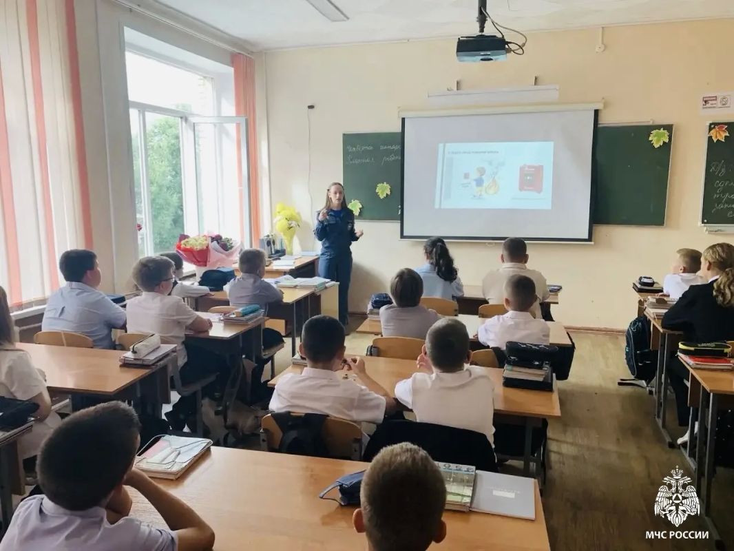 Все на урок безопасности. По традиции в школах региона на постоянной основе проходят «уроки безопасности» Все на урок безопасности. По традиции в школах региона на постоянной основе проходят «уроки безопасности»