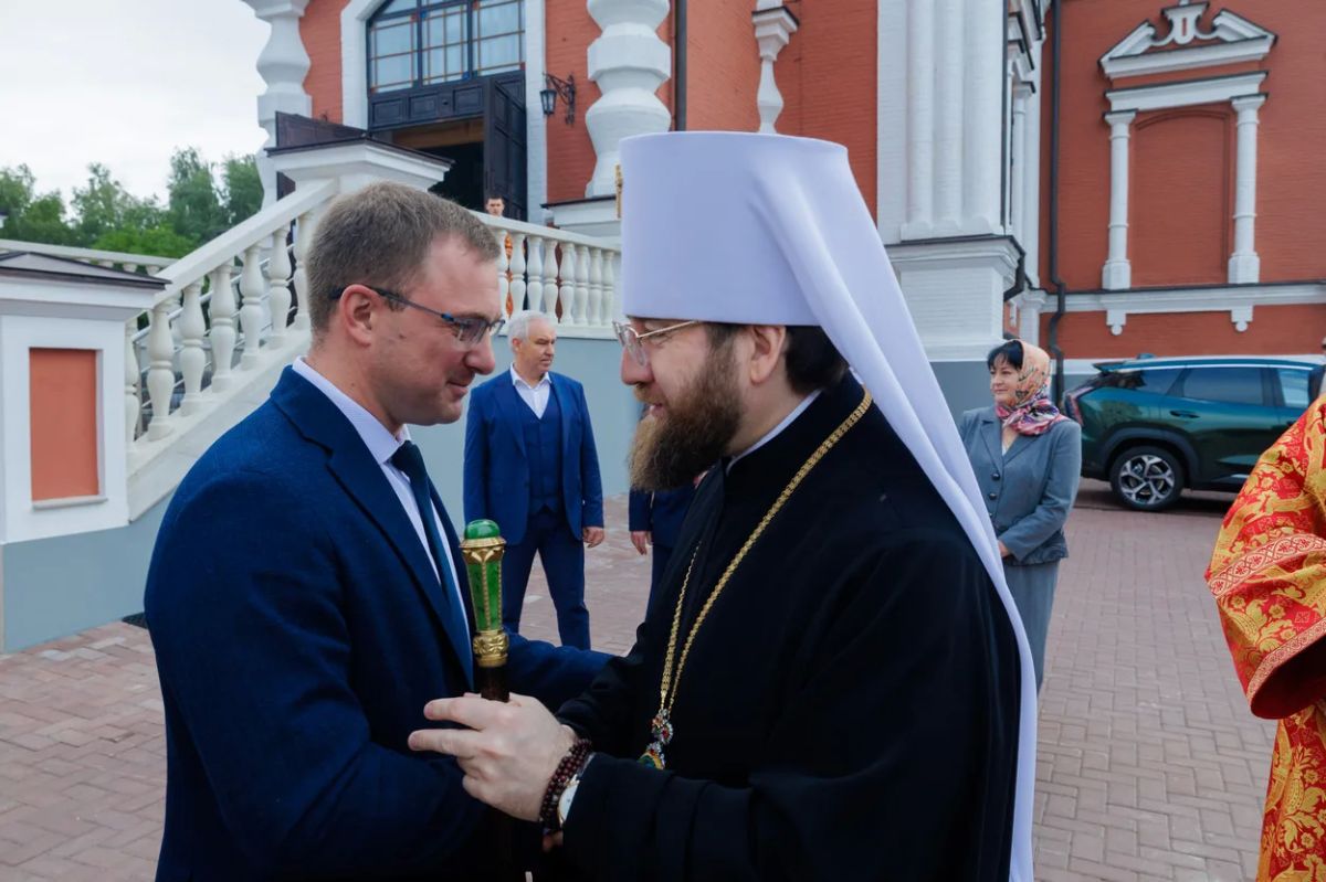 В Покровском соборе Саратова состоялась Божественная литургия в честь Собора Саратовских святых В Покровском соборе Саратова состоялась Божественная литургия в честь Собора Саратовских святых