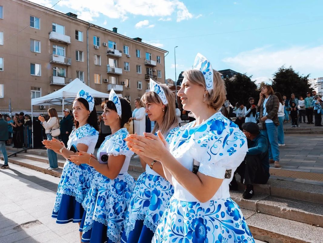 Фестиваль русской культуры объединил жителей и гостей Саратова Фестиваль русской культуры объединил жителей и гостей Саратова
