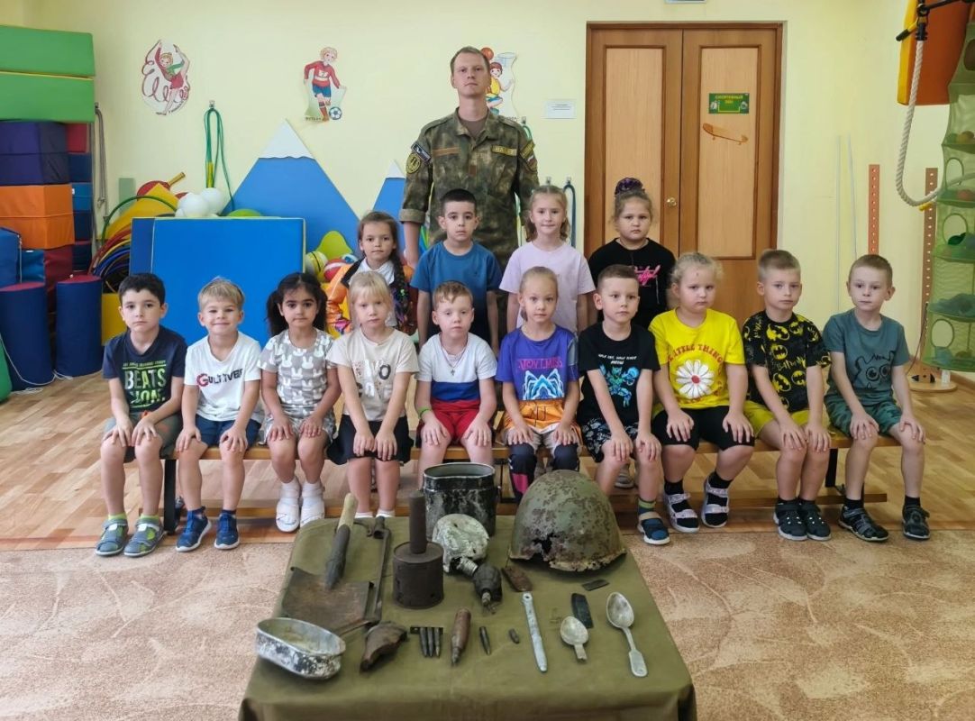Юные балаковцы прикоснулись к истории: экскурсии в музее «Боевой Славы» Юные балаковцы прикоснулись к истории: экскурсии в музее «Боевой Славы»