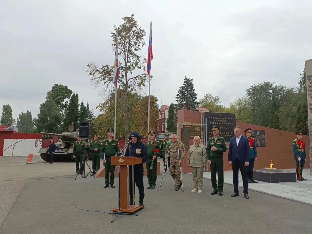 В Саратове отметили День танкиста В Саратове отметили День танкиста