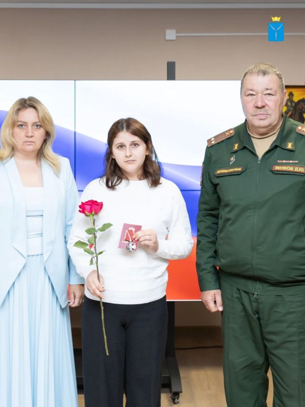 Рядовому Олегу Шитенкову вручили награду «Участник специальной военной операции» Рядовому Олегу Шитенкову вручили награду «Участник специальной военной операции»