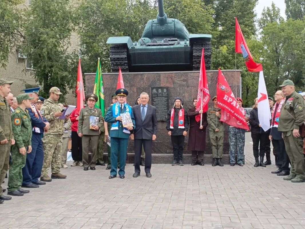 В Саратове отметили День танкиста В Саратове отметили День танкиста