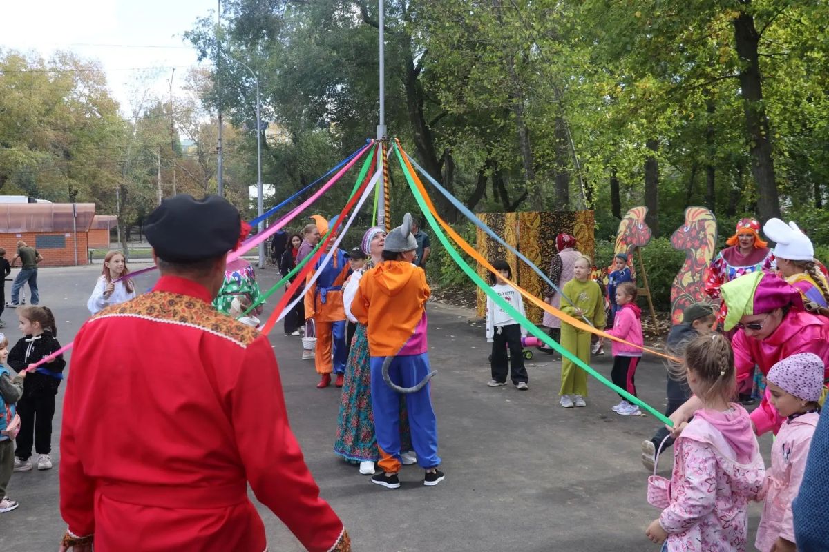 В Саратове прошел смотр-конкурс исполнителей народной песни В Саратове прошел смотр-конкурс исполнителей народной песни