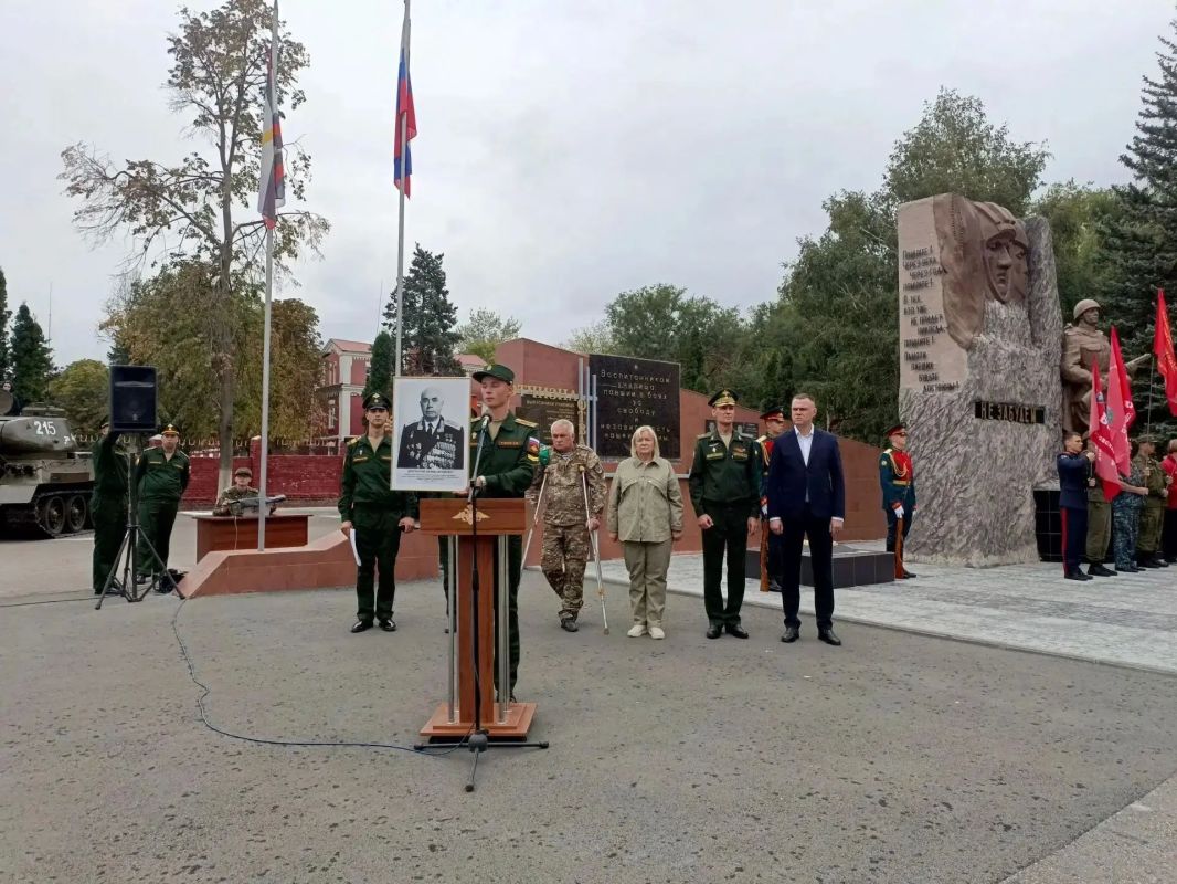 В Саратове отметили День танкиста В Саратове отметили День танкиста