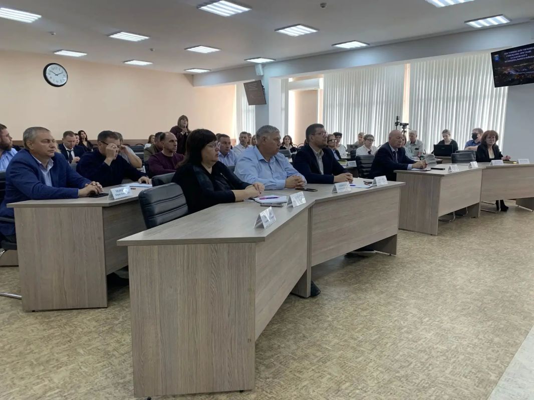 Сегодня провели постоянно действующее совещание Сегодня провели постоянно действующее совещание