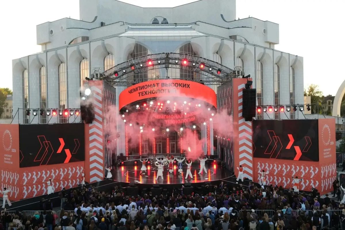 Студенты из Энгельса соревнуются в финале чемпионата высоких технологий Студенты из Энгельса соревнуются в финале чемпионата высоких технологий