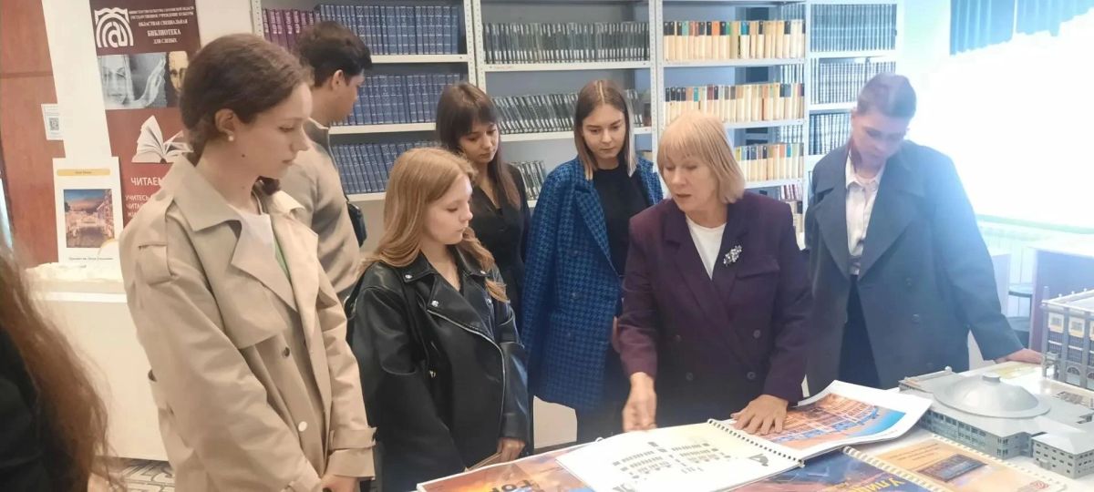 #ЕДГ2026. Волонтёры помогут людям с ограниченными возможностями здоровья на выборах В дни голосования на избирательных участках будут работать подготовленные волонтёры #ЕДГ2026. Волонтёры помогут людям с ограниченными возможностями здоровья на выборах В дни голосования на избирательных участках будут работать подготовленные волонтёры
