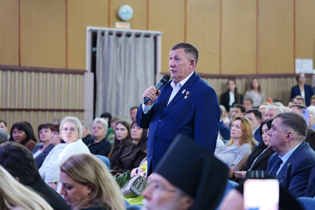 Роман Бусаргин: С жителями Энгельсского района сегодня предметно обсуждали дальнейшую работу по развитию муниципалитета Роман Бусаргин: С жителями Энгельсского района сегодня предметно обсуждали дальнейшую работу по развитию муниципалитета