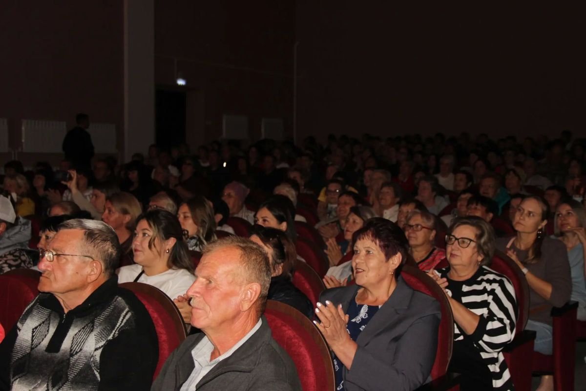 В Ивантеевском районе открыли современный клуб и школу искусств В Ивантеевском районе открыли современный клуб и школу искусств