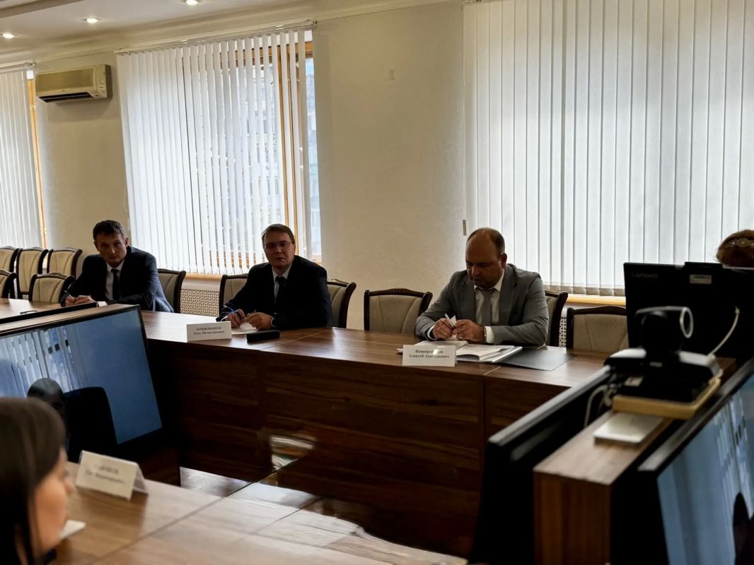В прокуратуре Саратовской области обсудили результаты работы по обеспечению законности при реализации национальных проектов В прокуратуре Саратовской области обсудили результаты работы по обеспечению законности при реализации национальных проектов