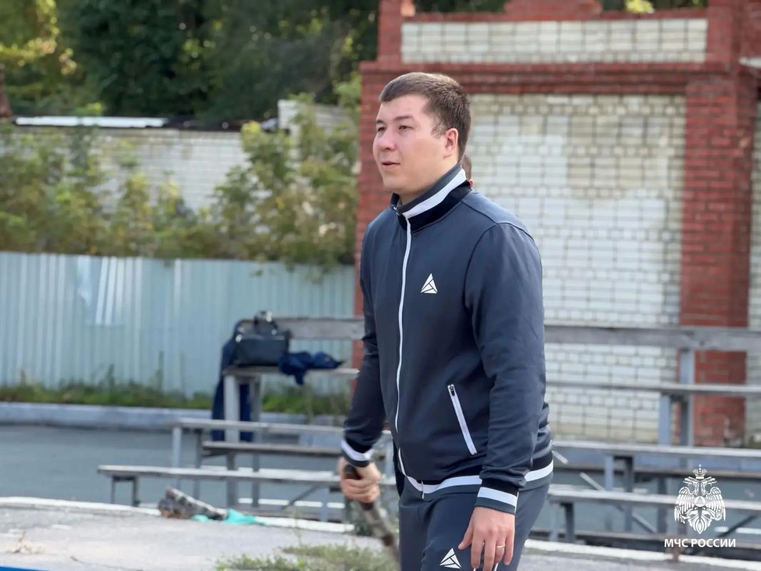 В "городки". В течение трёх дней на стадионе «Локомотив» проходил турнир по городошному спорту среди сотрудников Главного управления МЧС России по Саратовской области В "городки". В течение трёх дней на стадионе «Локомотив» проходил турнир по городошному спорту среди сотрудников Главного управления МЧС России по Саратовской области