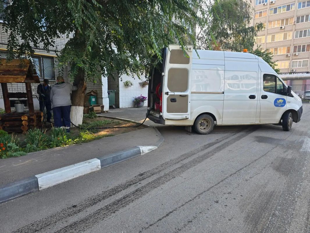 По поручению губернатора Романа Бусаргина проведены работы по устранению коммунальной аварии в многоквартирном доме №14 по улице Тельмана По поручению губернатора Романа Бусаргина проведены работы по устранению коммунальной аварии в многоквартирном доме №14 по улице Тельмана