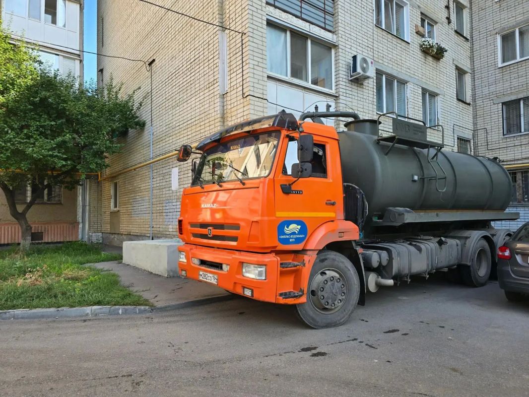 По поручению губернатора Романа Бусаргина проведены работы по устранению коммунальной аварии в многоквартирном доме №14 по улице Тельмана По поручению губернатора Романа Бусаргина проведены работы по устранению коммунальной аварии в многоквартирном доме №14 по улице Тельмана