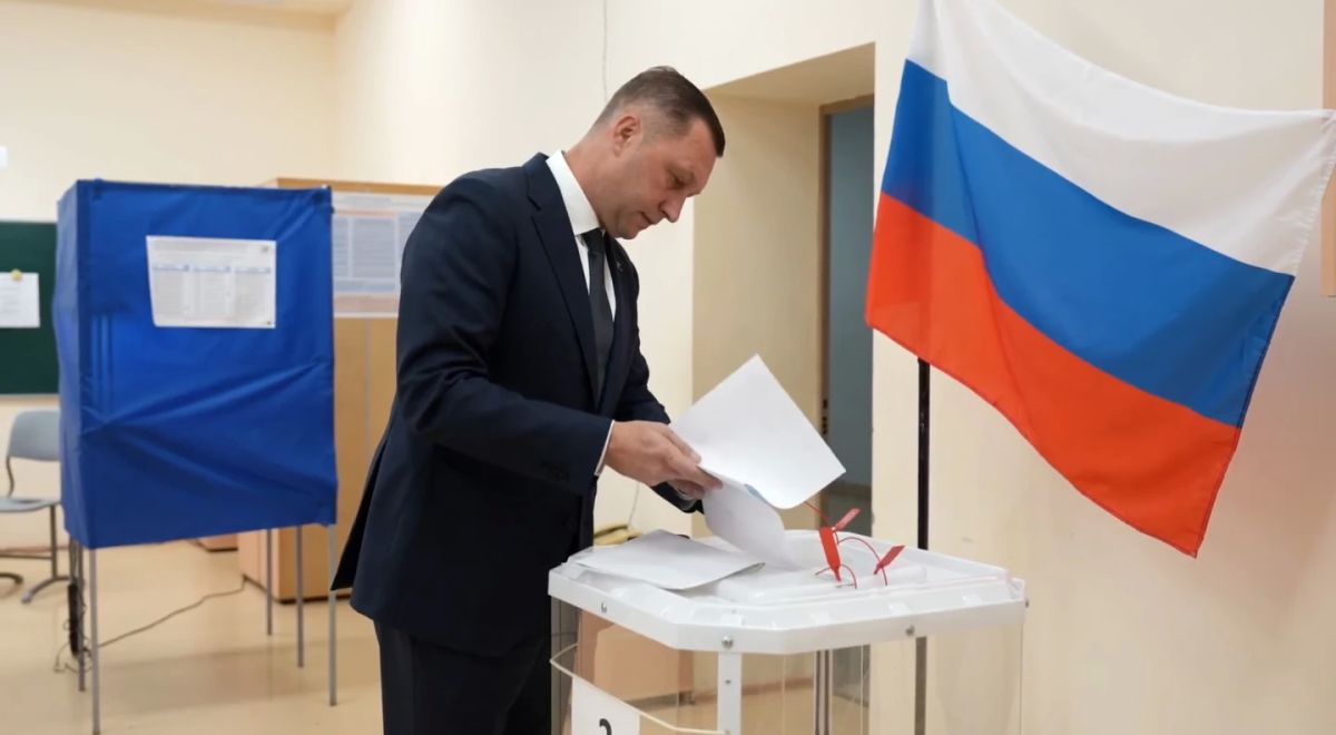 Первые лица Саратовской области проголосовали на выборах депутатов Госдумы