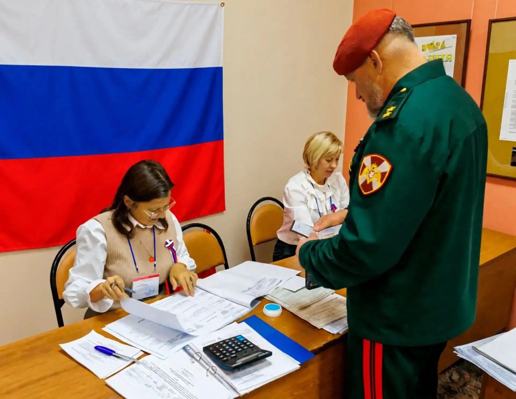 Герой России генерал-лейтенант Александр Белоглазов проголосовал на выборах Герой России генерал-лейтенант Александр Белоглазов проголосовал на выборах