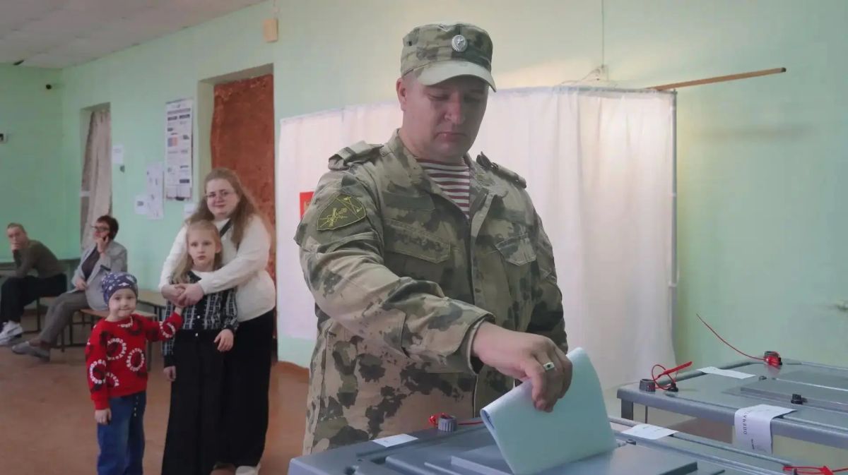 Герой России генерал-лейтенант Александр Белоглазов проголосовал на выборах Герой России генерал-лейтенант Александр Белоглазов проголосовал на выборах